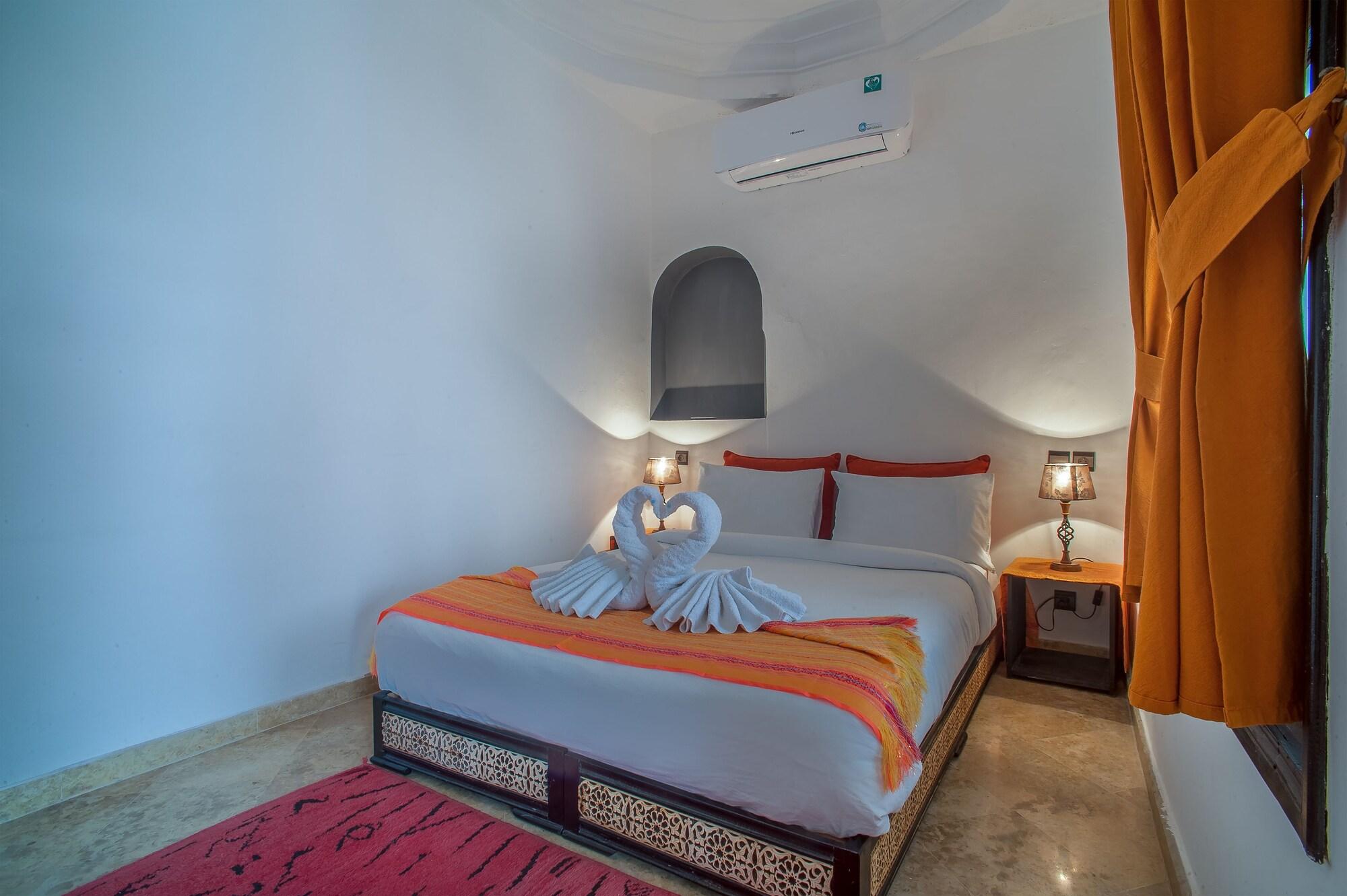 Aliya Bed & Breakfast 4*